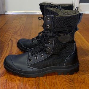 Palladium Mens Pampa Tactical boots size 8.5